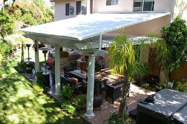 Sunplus retractable roof by Sunesta closed 